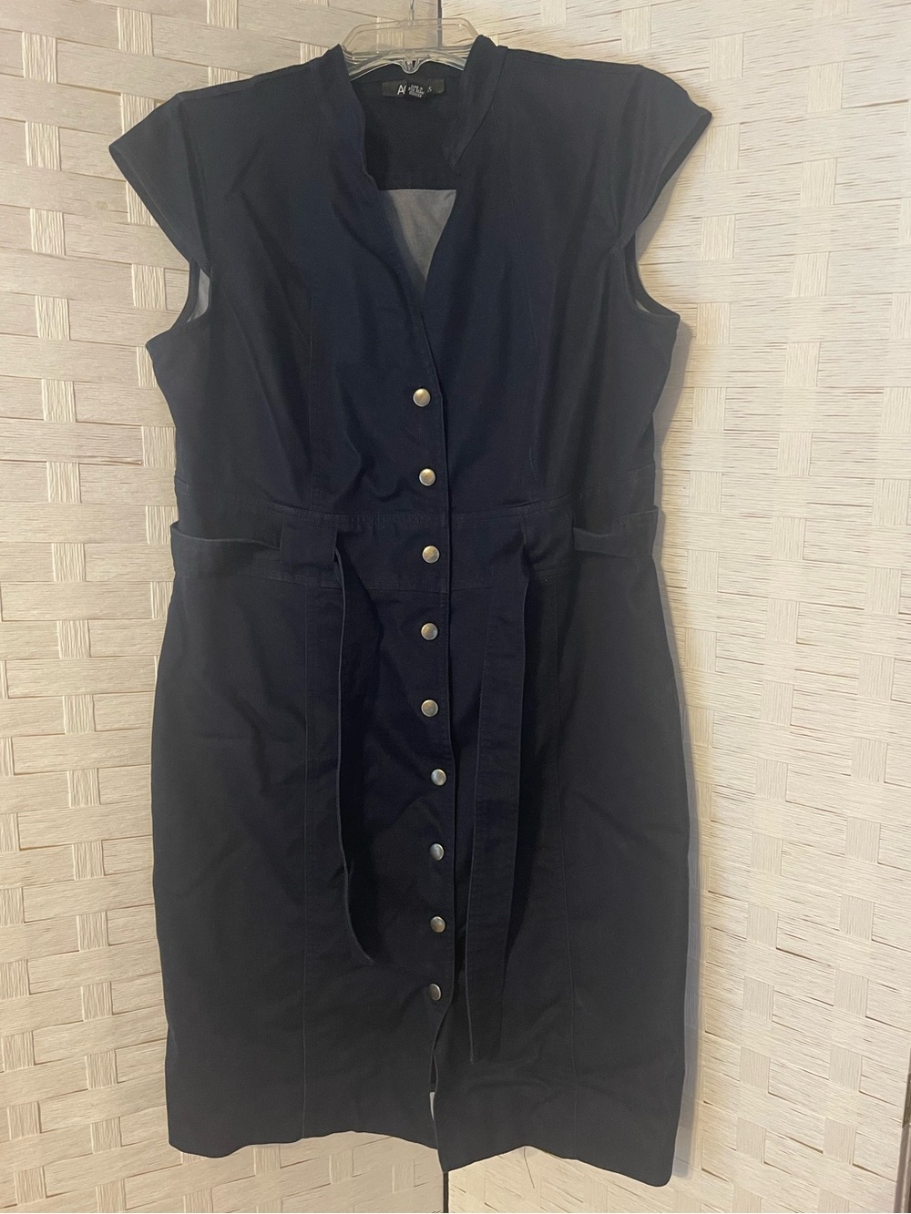 AGB blue denim button front 3/4 fold sleeve drawstring waist dress, size 12 Snap